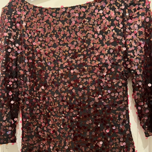 A beautiful dress color wine size 6 excellent condition - Picture 4 of 4